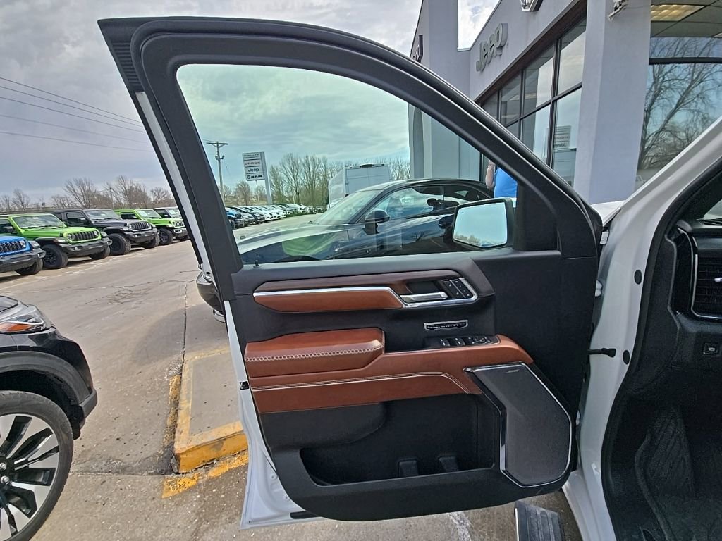 Used 2024 GMC Sierra 1500 Denali Ultimate image 18