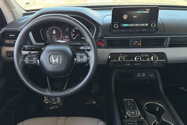 Certified 2024 Honda Pilot LX image 18