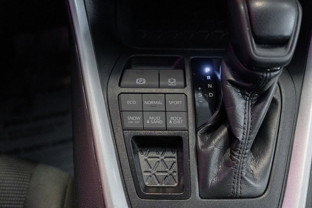 Used 2024 Toyota RAV4 LE image 25