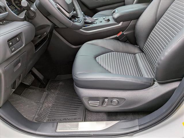 New 2026 Toyota Highlander XSE image 4