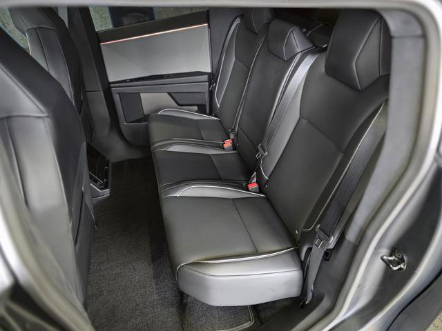 Used 2024 Tesla Cybertruck AWD Crew Cab image 24