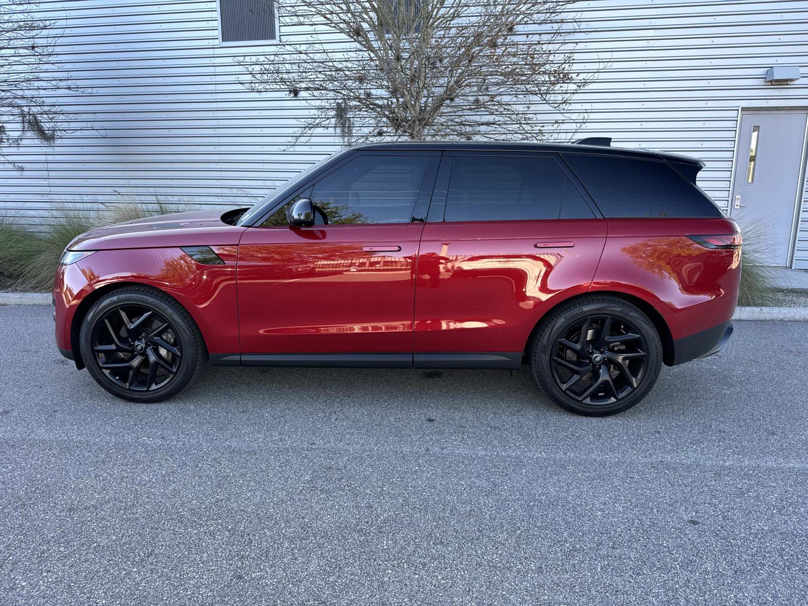 Certified 2023 Land Rover Range Rover Sport SE AWD/4WD image 2