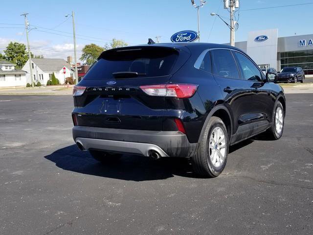 Used 2022 Ford Escape SE w/ Cold Weather Package image 4