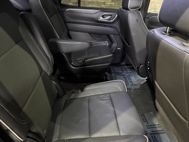 Used 2023 GMC Yukon SLT w/ SLT Luxury Package AWD/4WD image 32