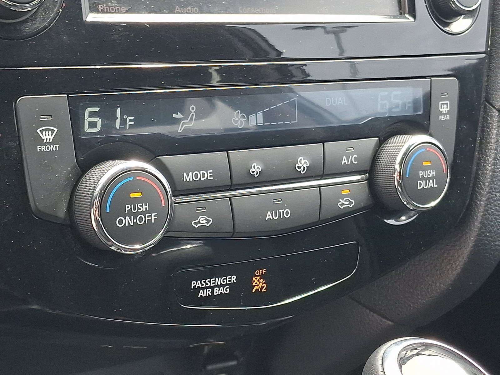 Used 2019 Nissan Rogue SV AWD/4WD image 14