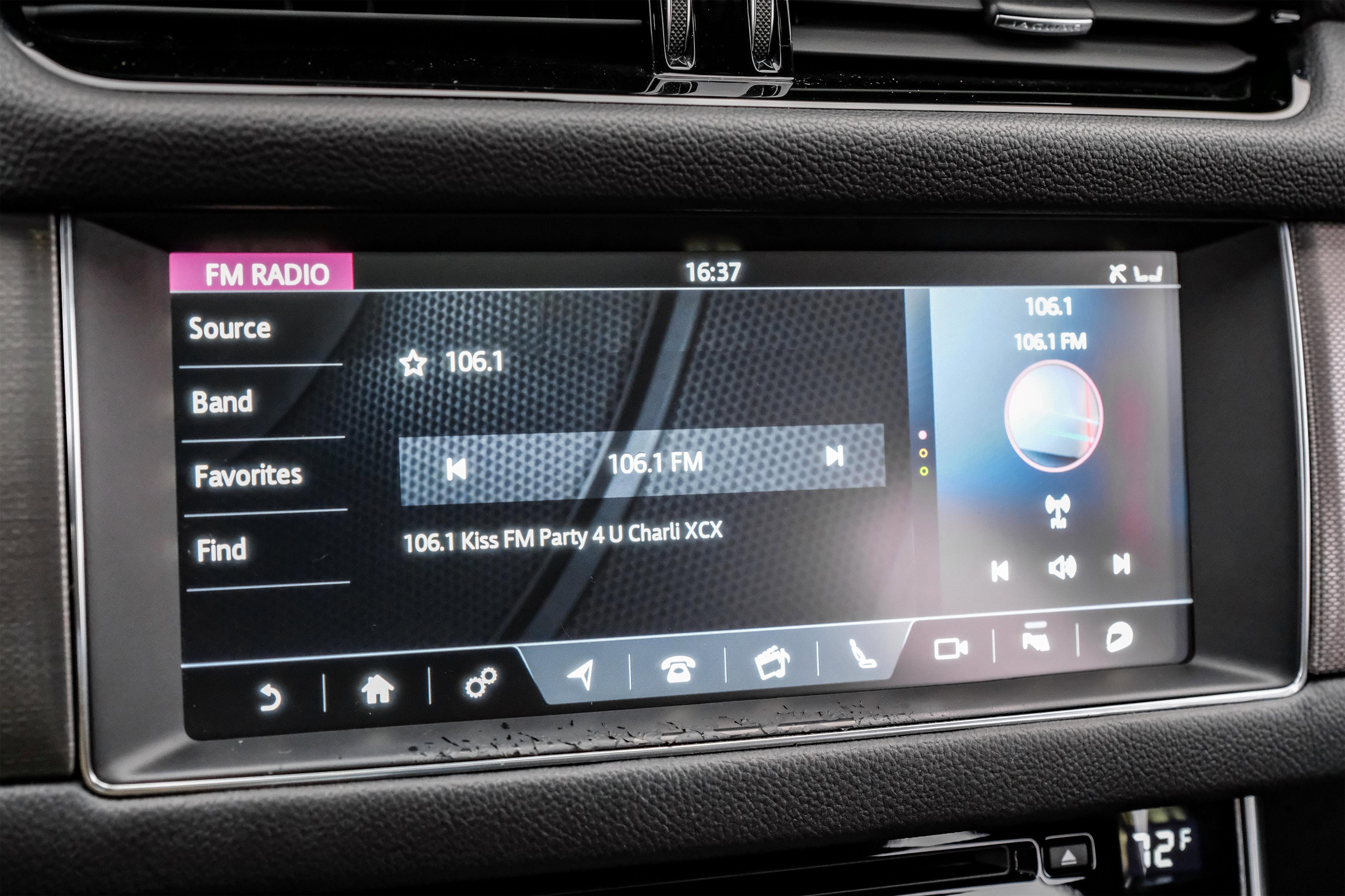 Used 2017 Jaguar XF S image 30