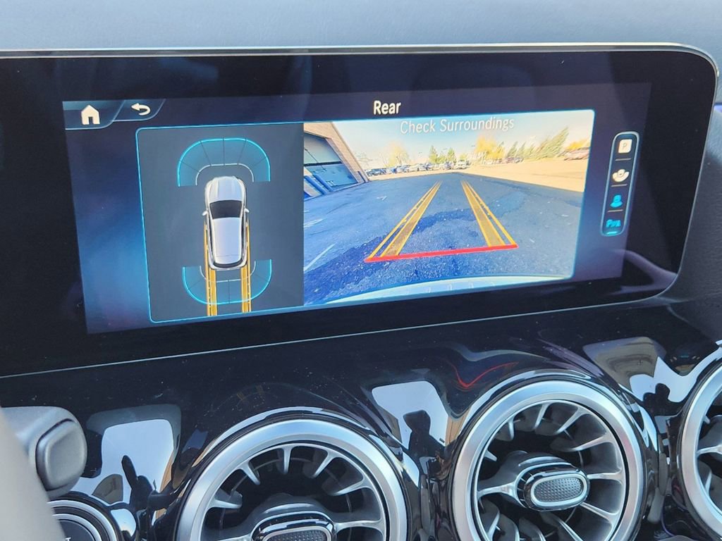 Used 2025 Mercedes-Benz GLA 250 4MATIC image 25