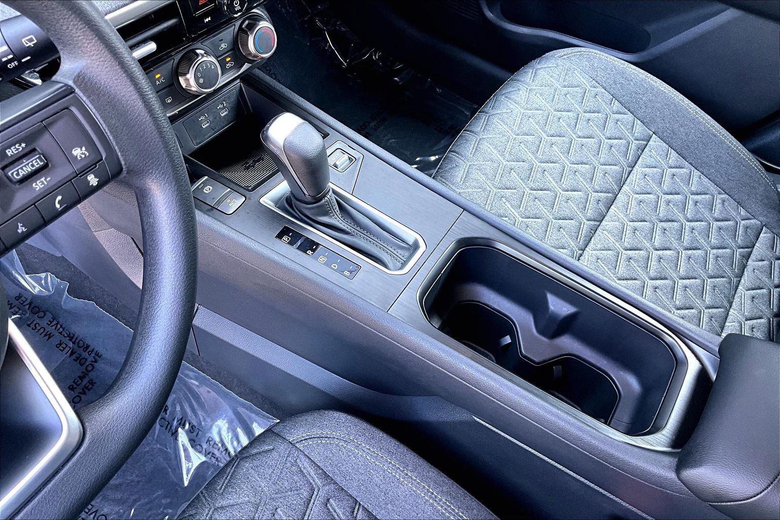 Used 2025 Nissan Kicks SV FWD image 17