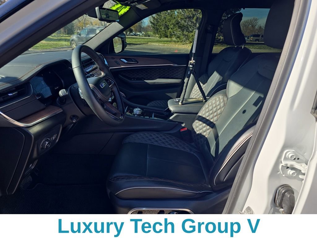 Used 2024 Jeep Grand Cherokee L Summit w/ Advanced Protech Group IV image 11