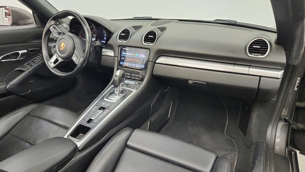 Used 2022 Porsche 718 Boxster RWD image 35