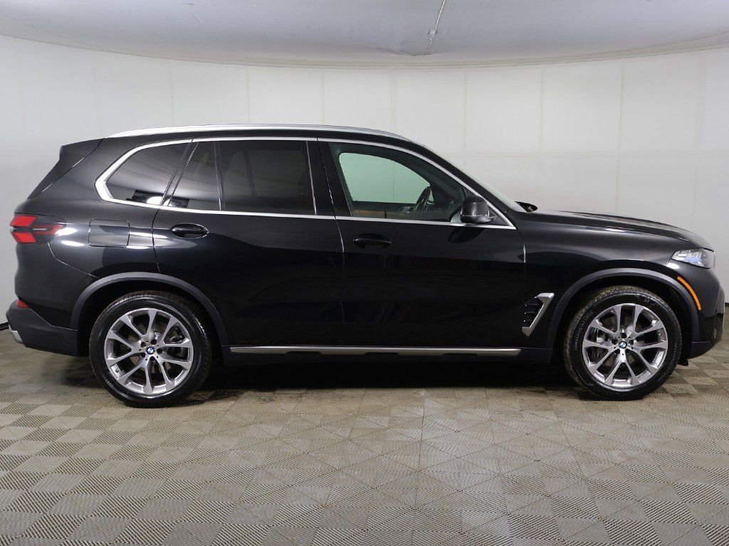 Used 2024 BMW X5 xDrive40i w/ Premium Package image 17