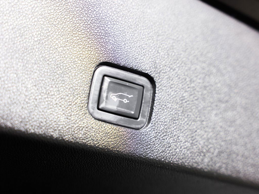 Used 2020 Cadillac XT6 Premium Luxury image 19