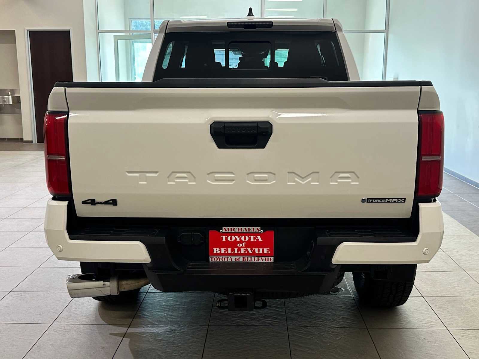 Certified 2024 Toyota Tacoma TRD Off-Road w/ TRD Off Road Upgrade Package AWD/4WD image 5