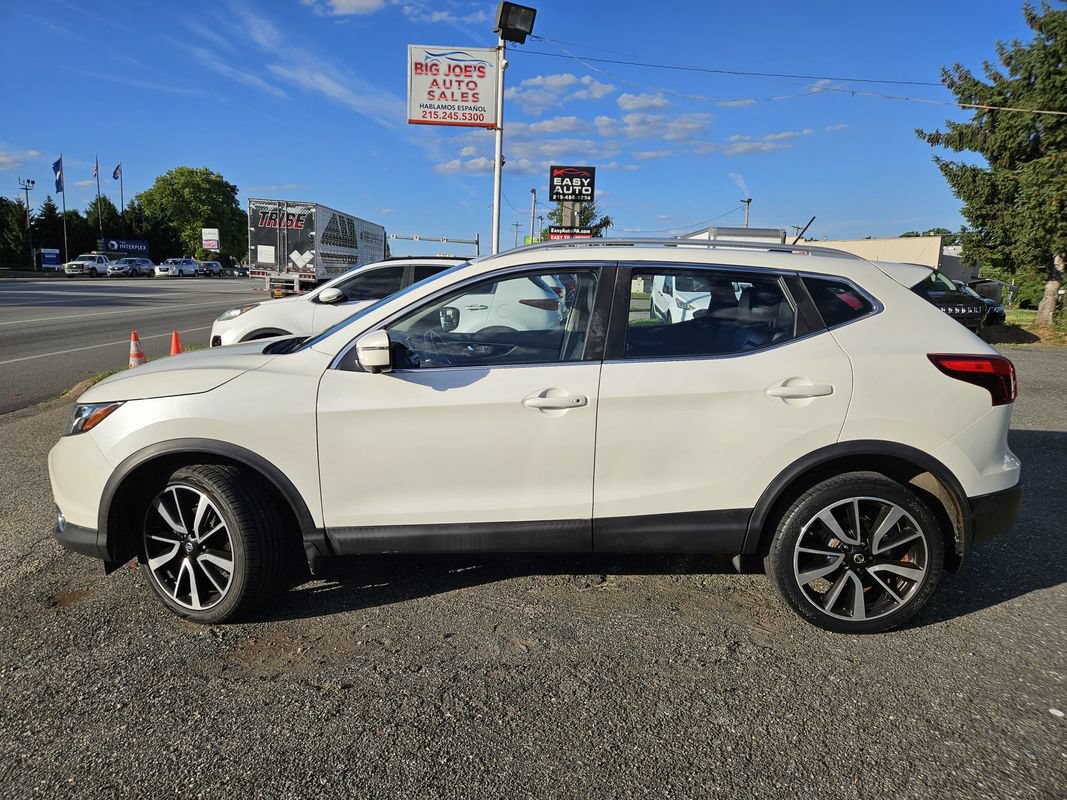 Used 2017 Nissan Rogue Sport SL AWD/4WD image 2