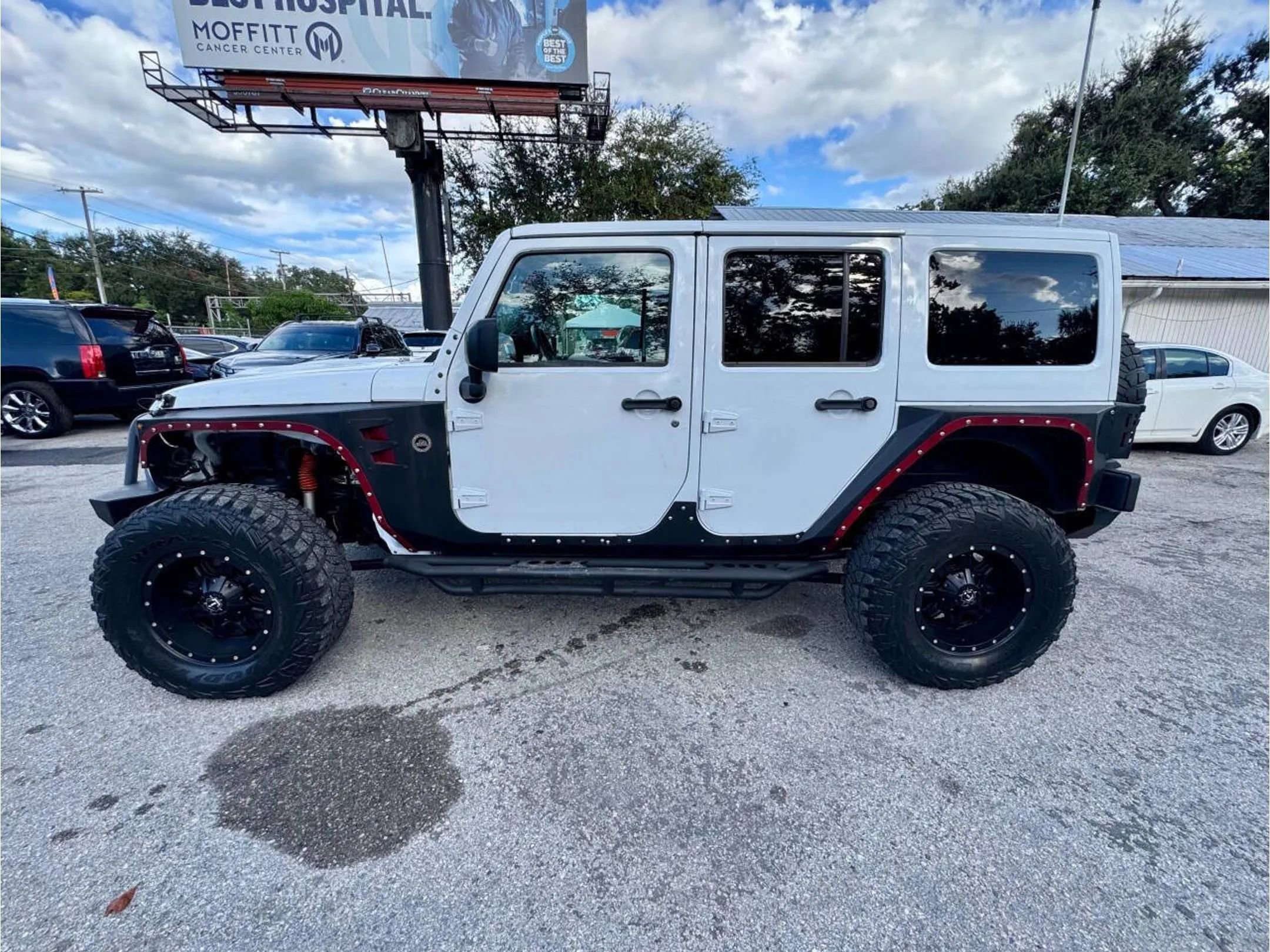 Used 2016 Jeep Wrangler Unlimited Rubicon image 11