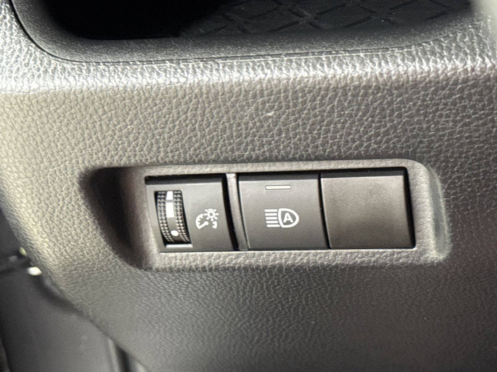 Used 2024 Toyota RAV4 XLE AWD/4WD image 45