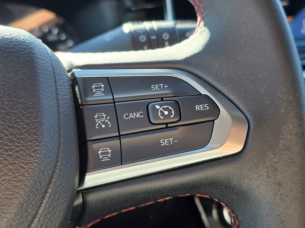 Used 2024 Jeep Compass Trailhawk image 32