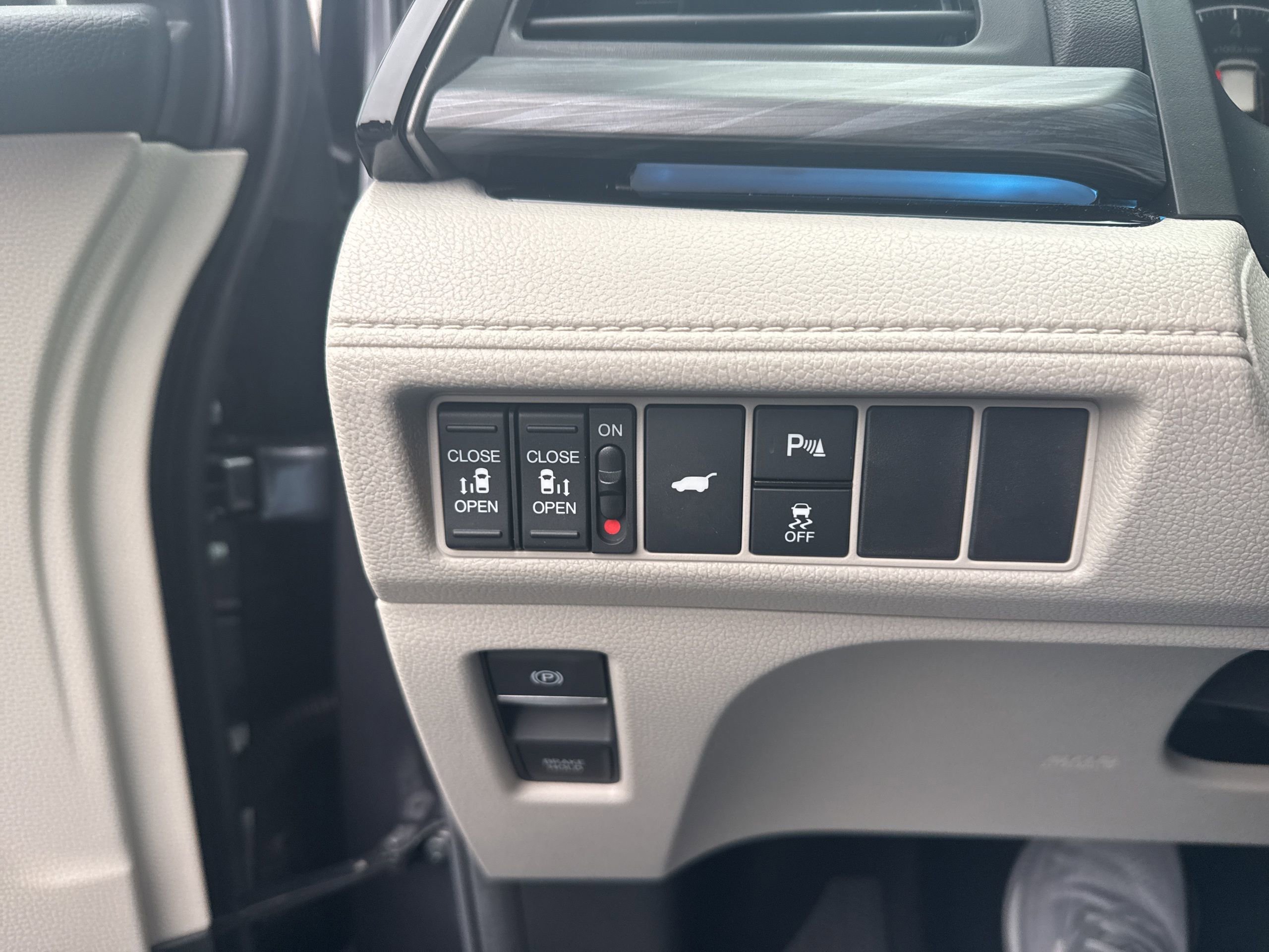 Used 2025 Honda Odyssey Elite image 23