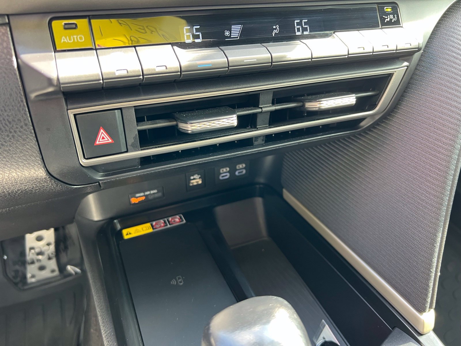 Used 2025 Toyota Camry SE FWD image 33