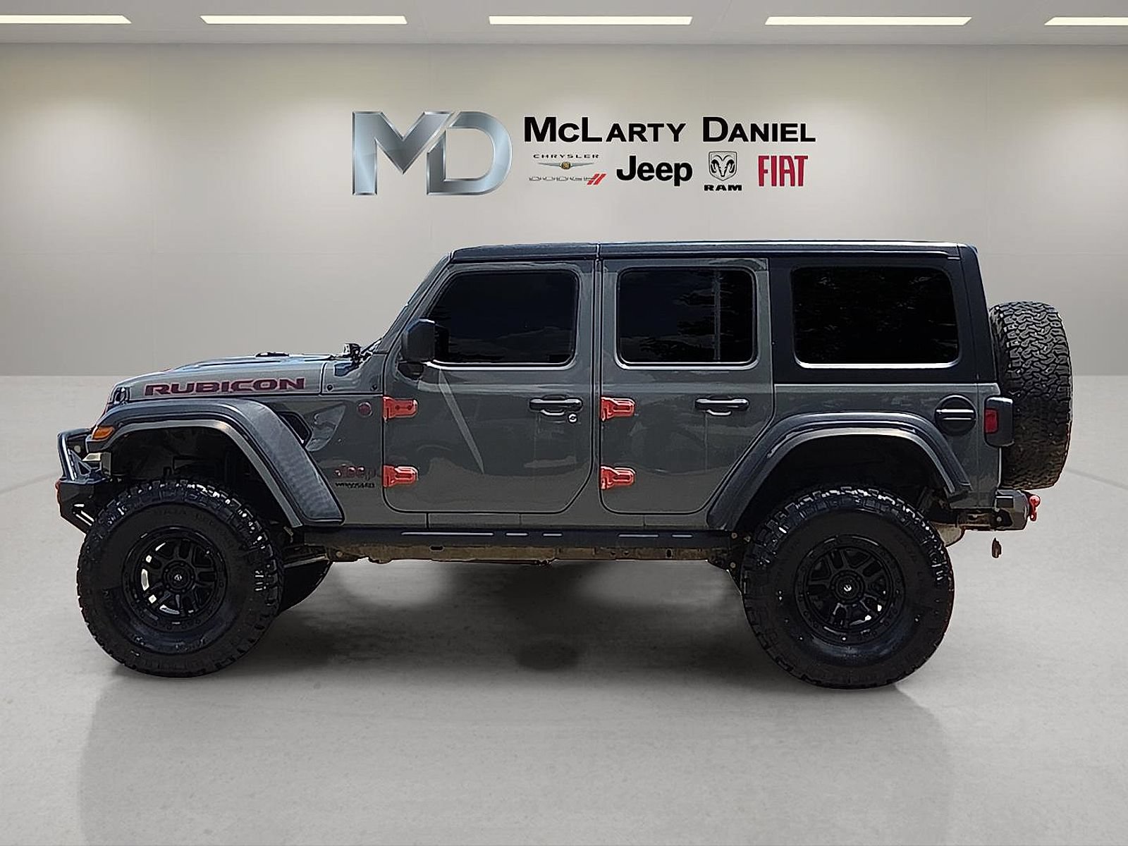 Used 2022 Jeep Wrangler Unlimited Rubicon w/ Cold Weather Group AWD/4WD image 3