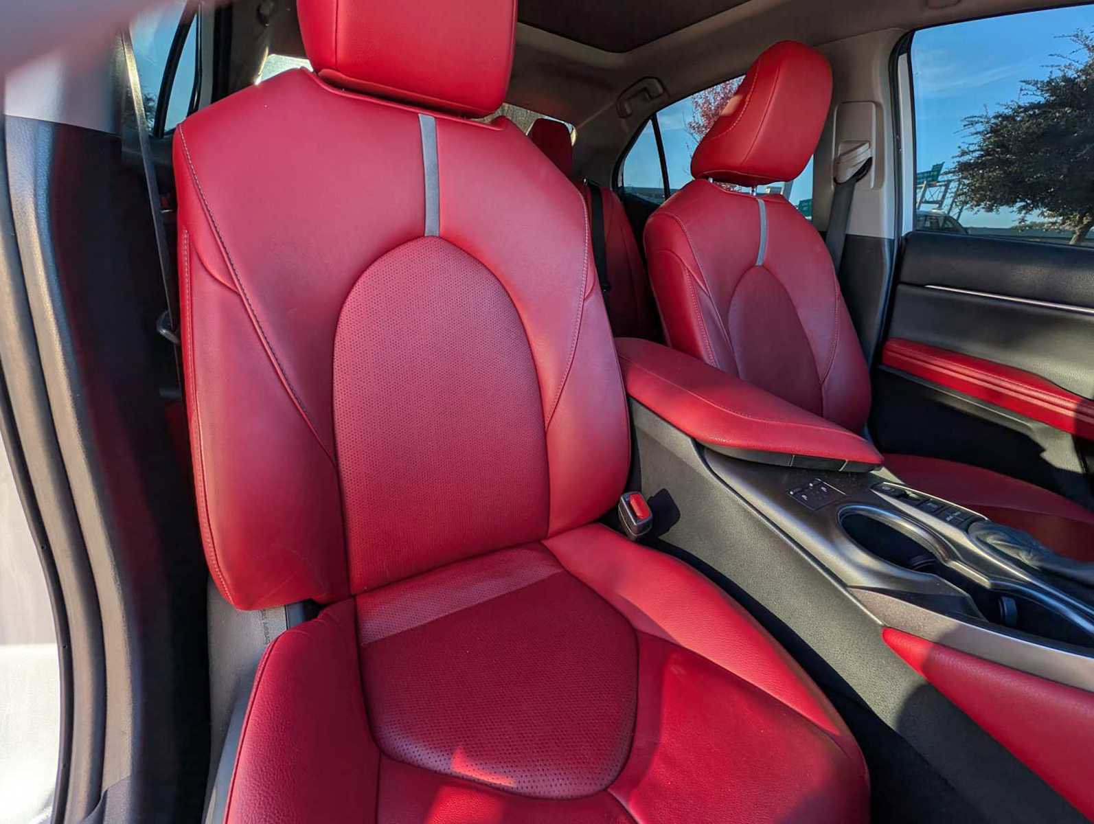 Used 2021 Toyota Camry XSE image 22