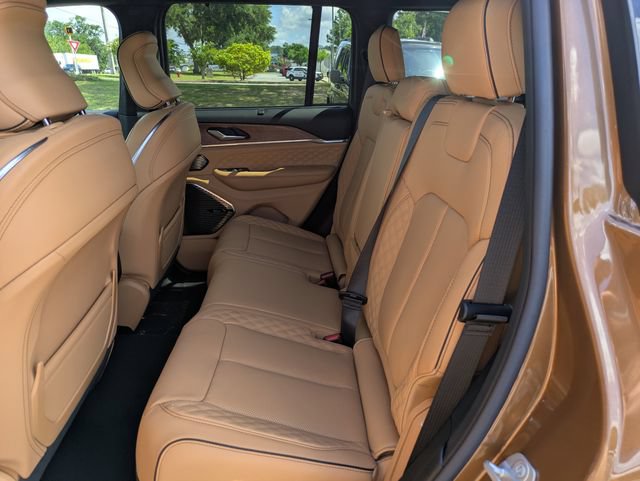 New 2026 Jeep Grand Cherokee Summit w/ Obsidian Package AWD/4WD image 14