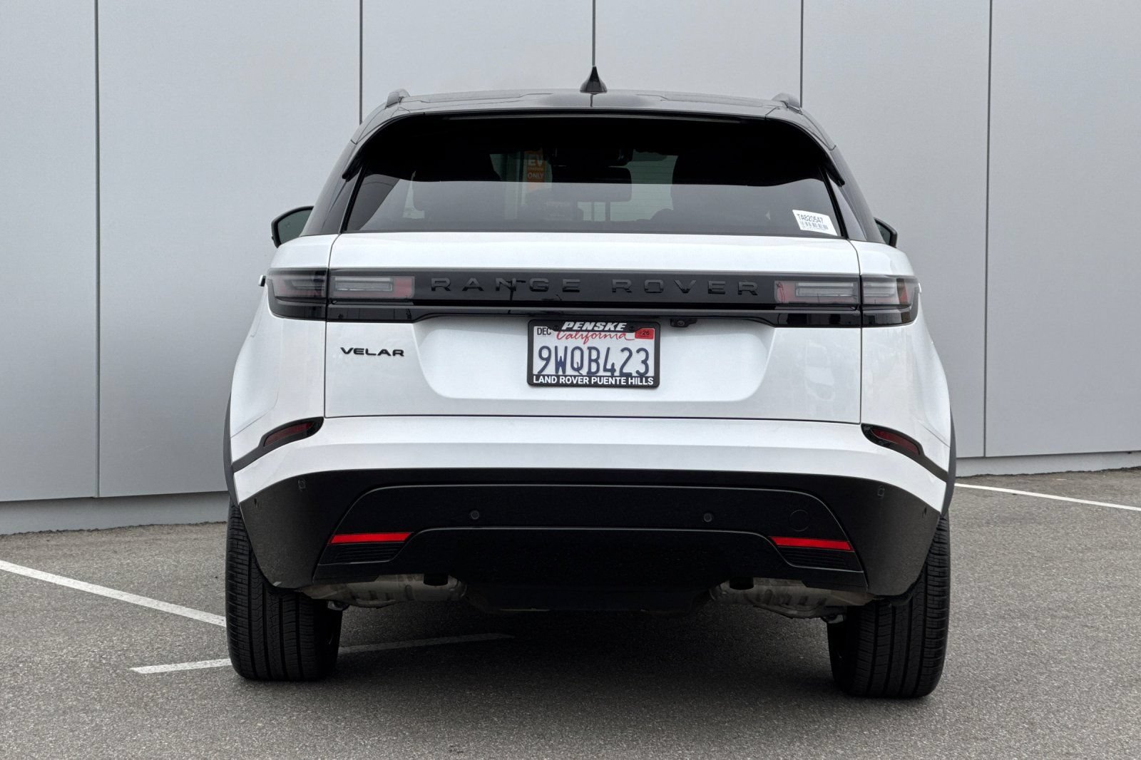 Certified 2026 Land Rover Range Rover Velar Dynamic SE AWD/4WD image 4