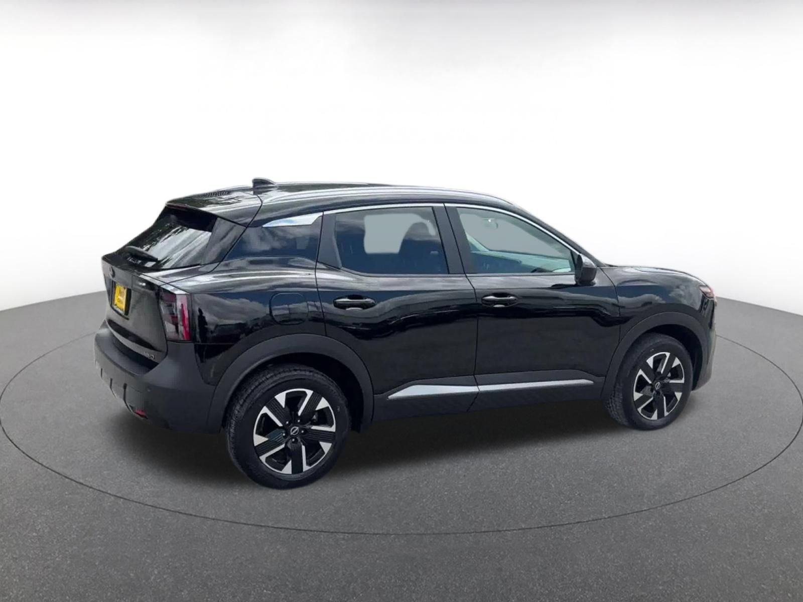 Used 2026 Nissan Kicks SV w/ Cold Weather Package AWD/4WD image 11