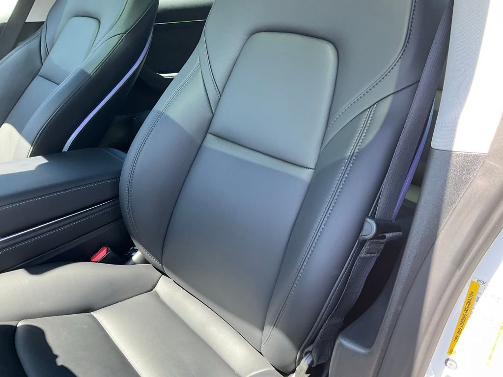 Used 2023 Tesla Model 3 Standard Range image 18
