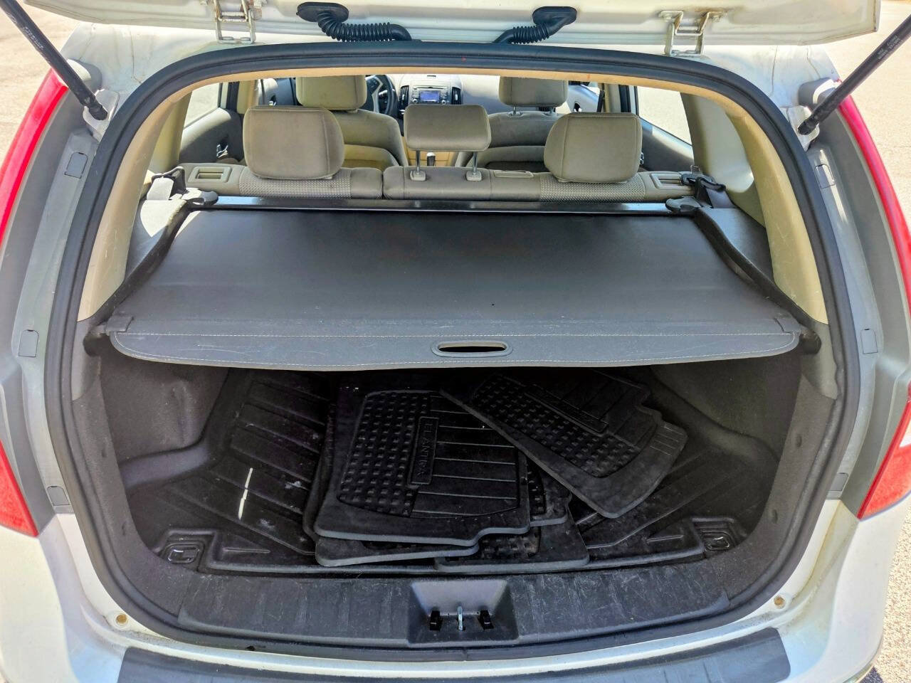 Used 2012 Hyundai Elantra w/ Preferred Pkg FWD image 10