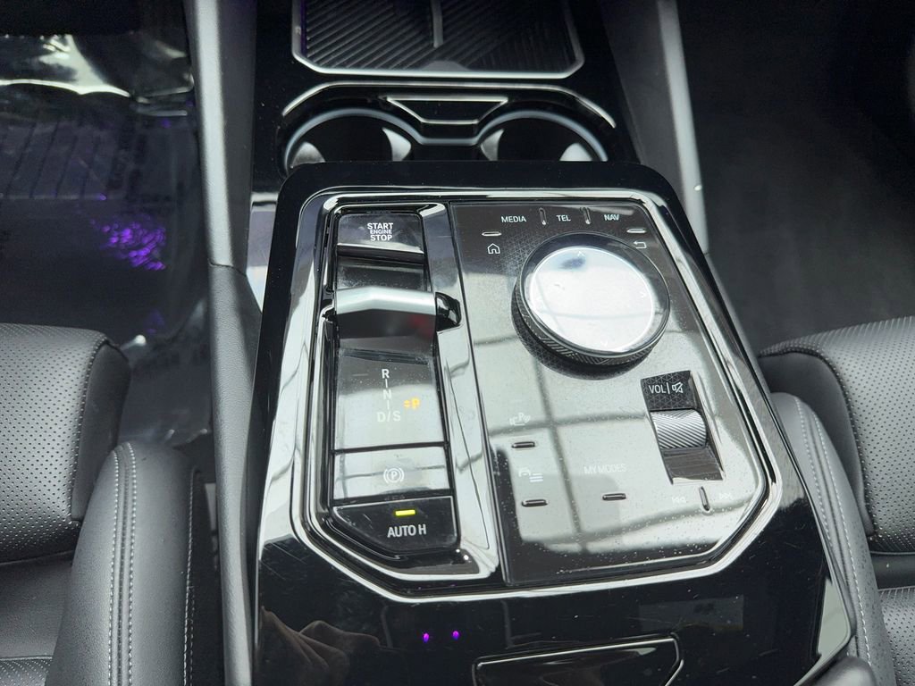 Used 2025 BMW 530i RWD image 28