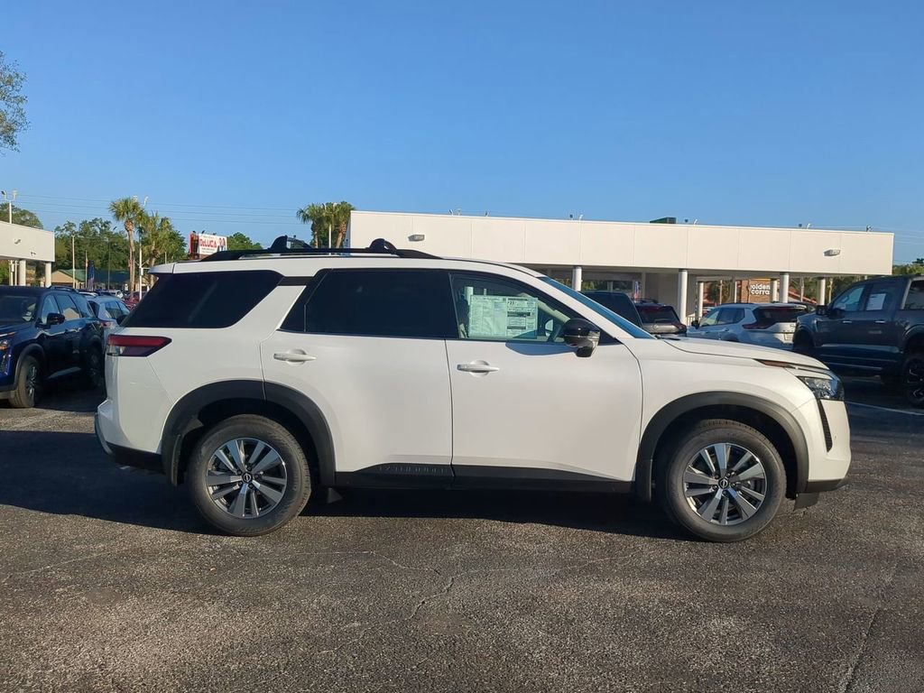New 2026 Nissan Pathfinder SL AWD/4WD image 3