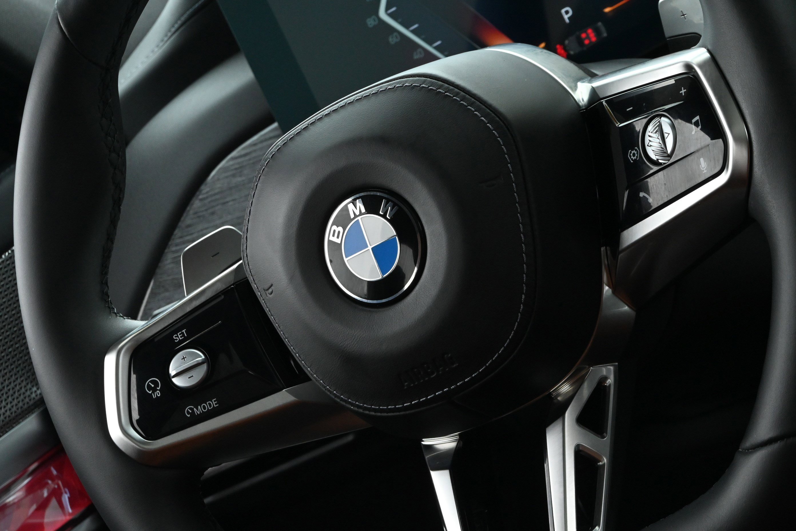 Certified 2024 BMW 760i xDrive AWD/4WD image 25