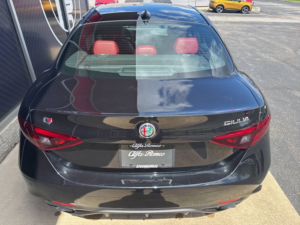 Used 2023 Alfa Romeo Giulia Veloce image 11