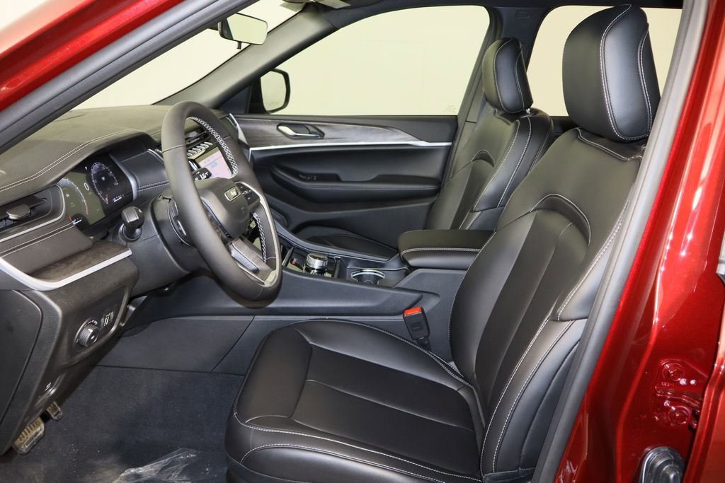 New 2025 Jeep Grand Cherokee Limited image 15