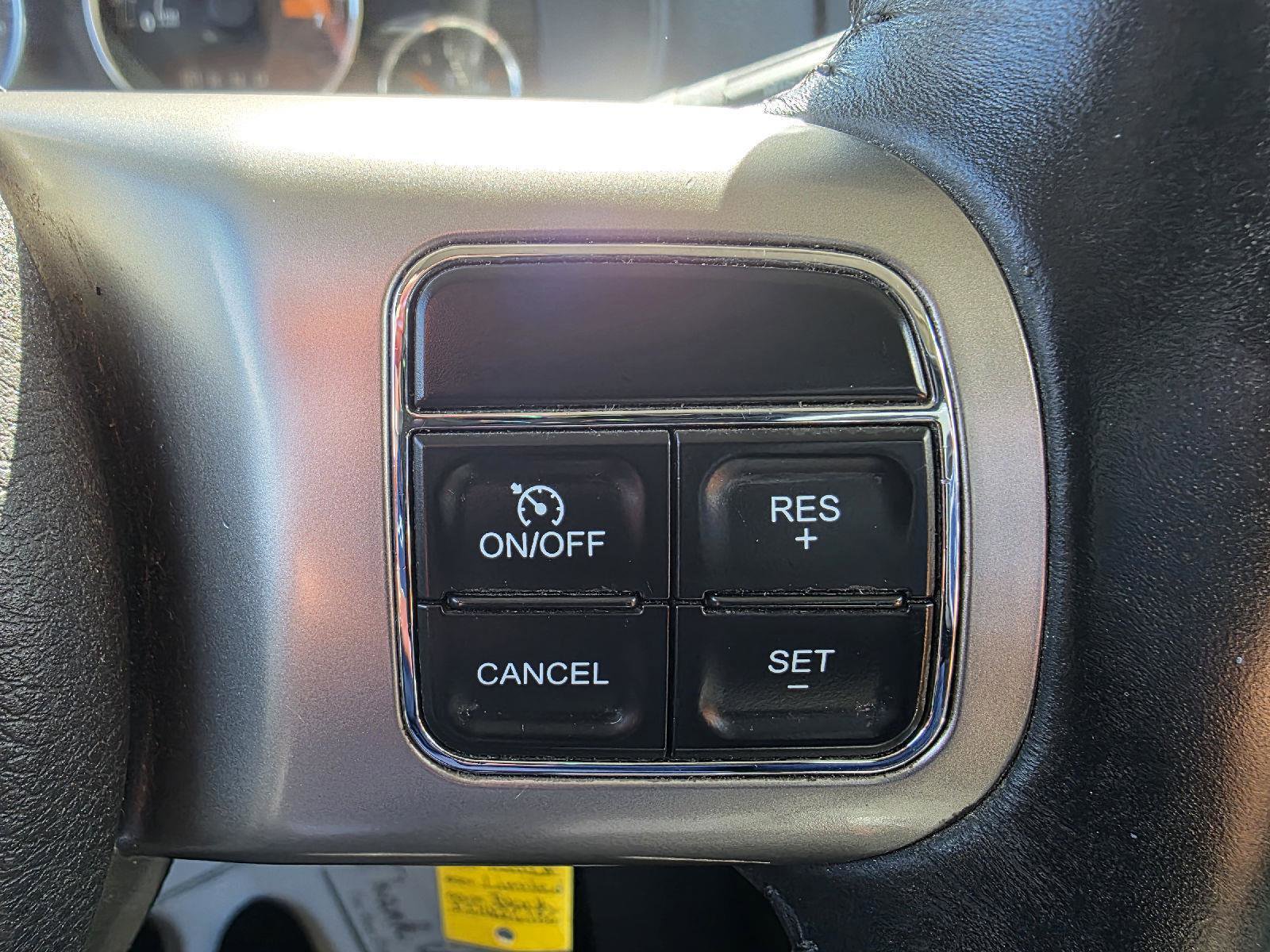 Used 2015 Jeep Patriot Limited w/ Sun/Sound Group AWD/4WD image 17