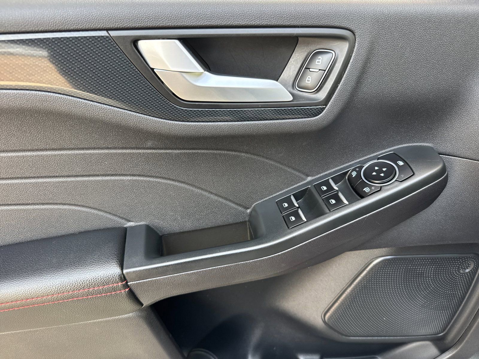 Used 2023 Ford Escape ST-Line w/ Tech Pack #1 image 11