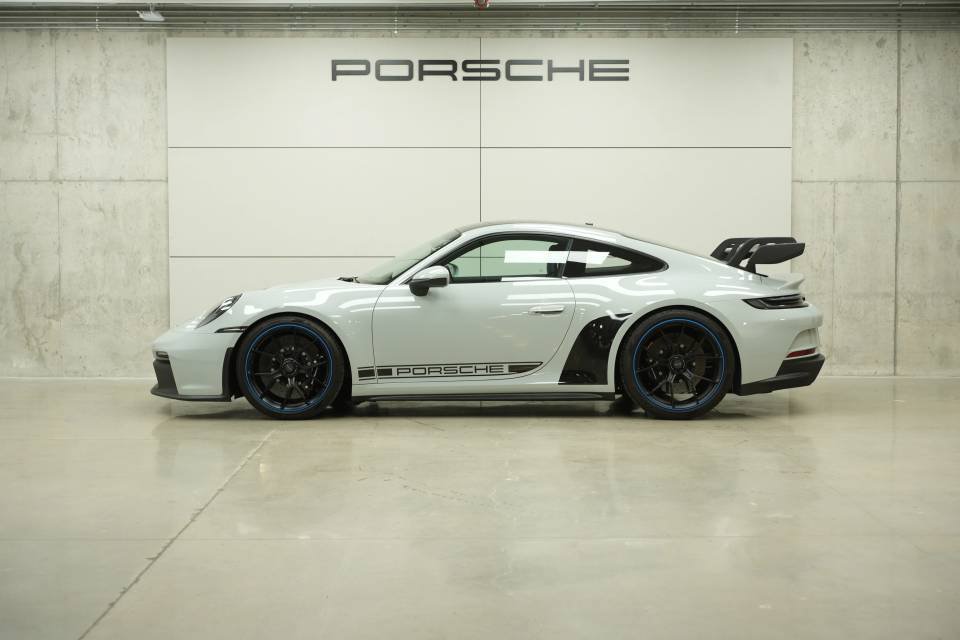 Used 2022 Porsche 911 GT3 RWD image 2