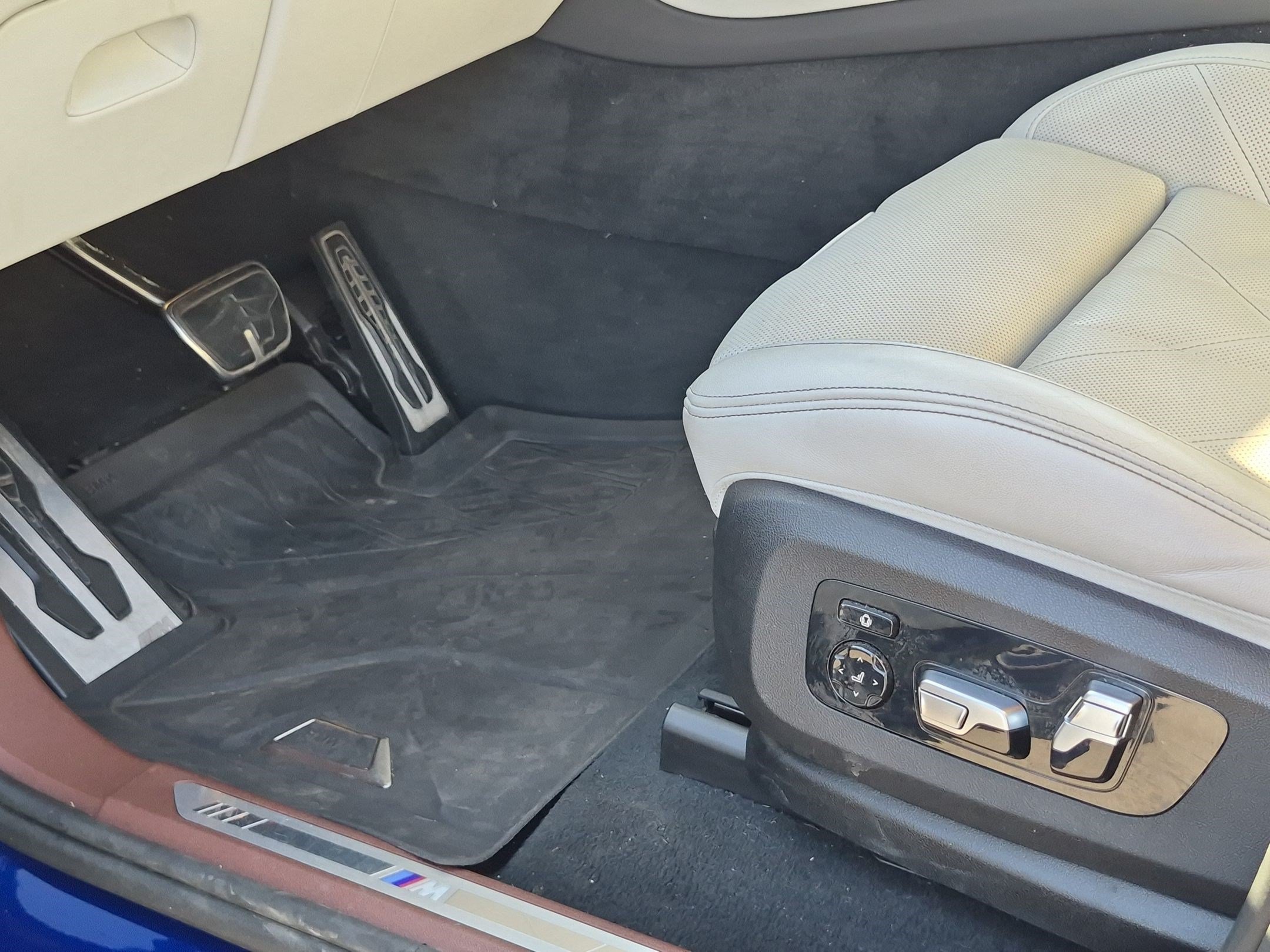 Used 2023 BMW XM AWD/4WD image 17