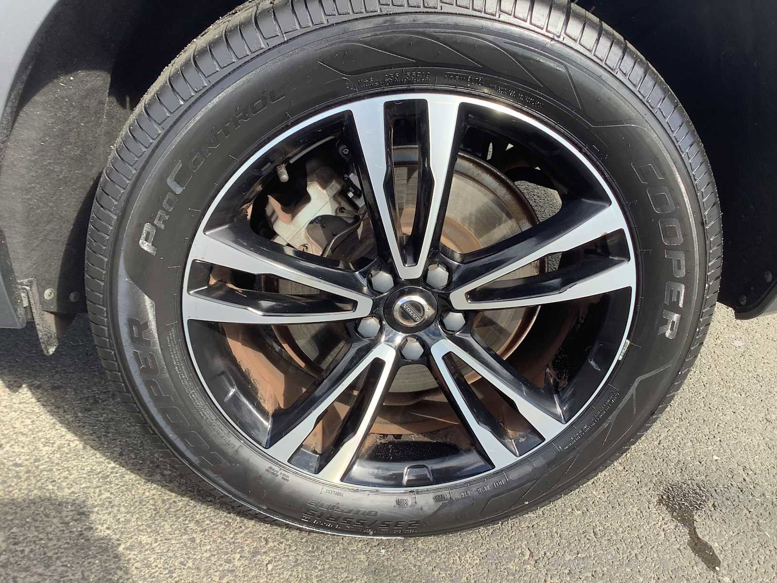 Used 2020 Volvo XC60 T6 Momentum AWD/4WD image 8