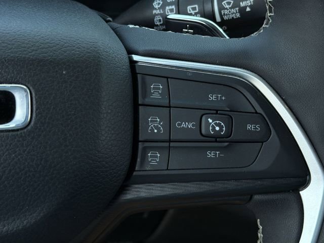 Used 2024 Jeep Grand Cherokee L Laredo image 29