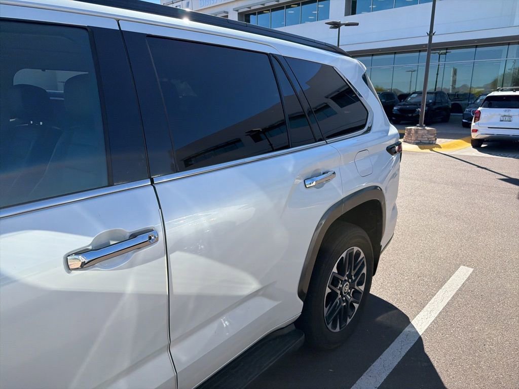 Used 2023 Toyota Sequoia Limited AWD/4WD image 4