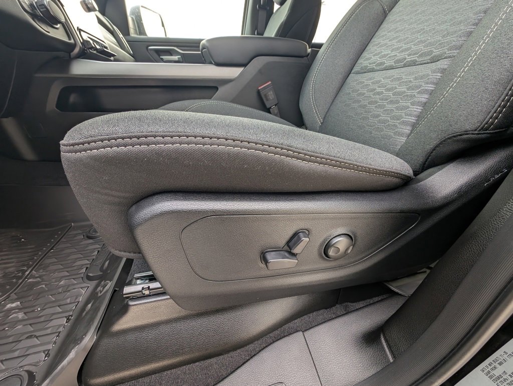 New 2026 RAM 1500 4x4 Crew Cab image 14