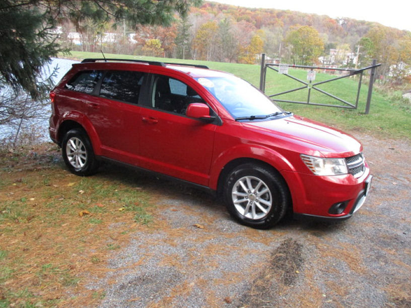 Used 2014 Dodge Journey SXT image 2