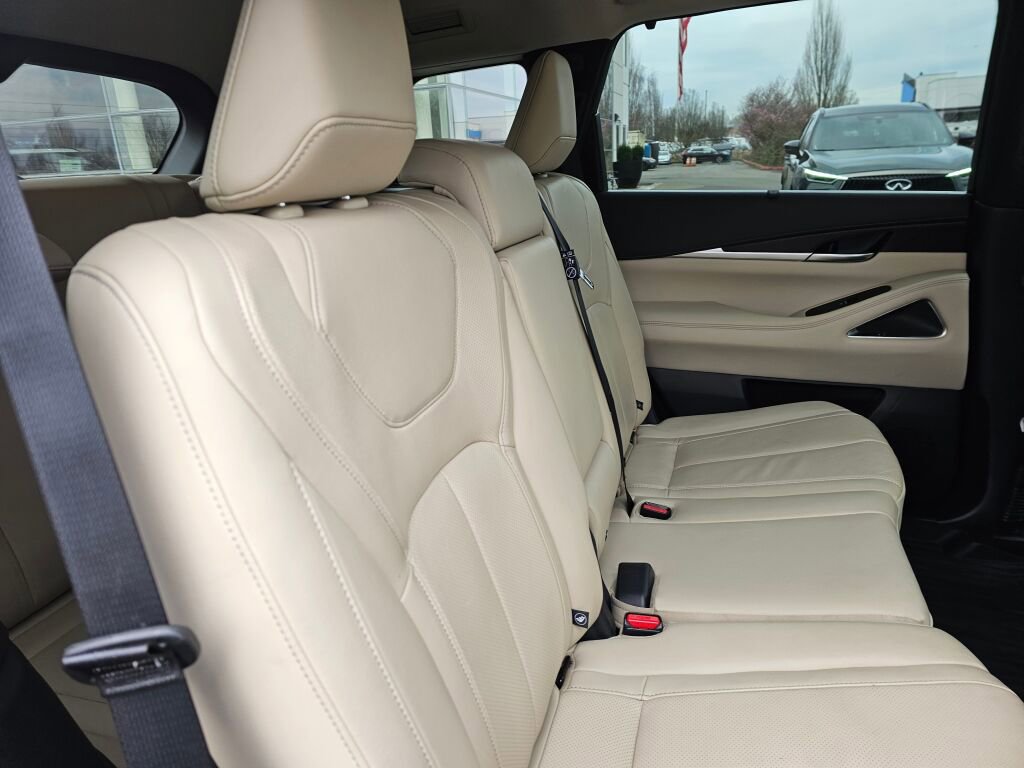 Used 2023 INFINITI QX60 Sensory w/ Vision Package image 16