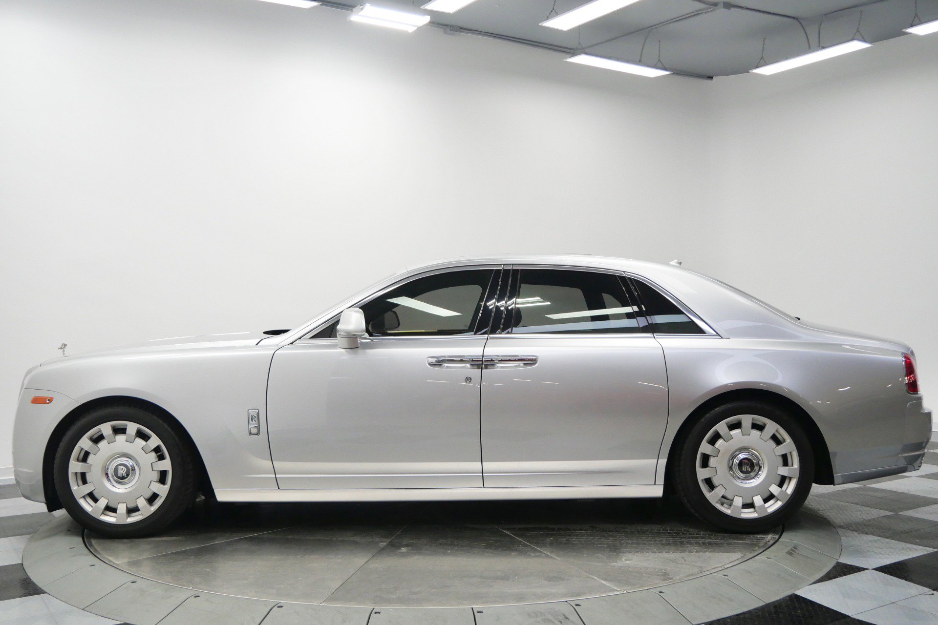 Used 2013 Rolls-Royce Ghost RWD image 6