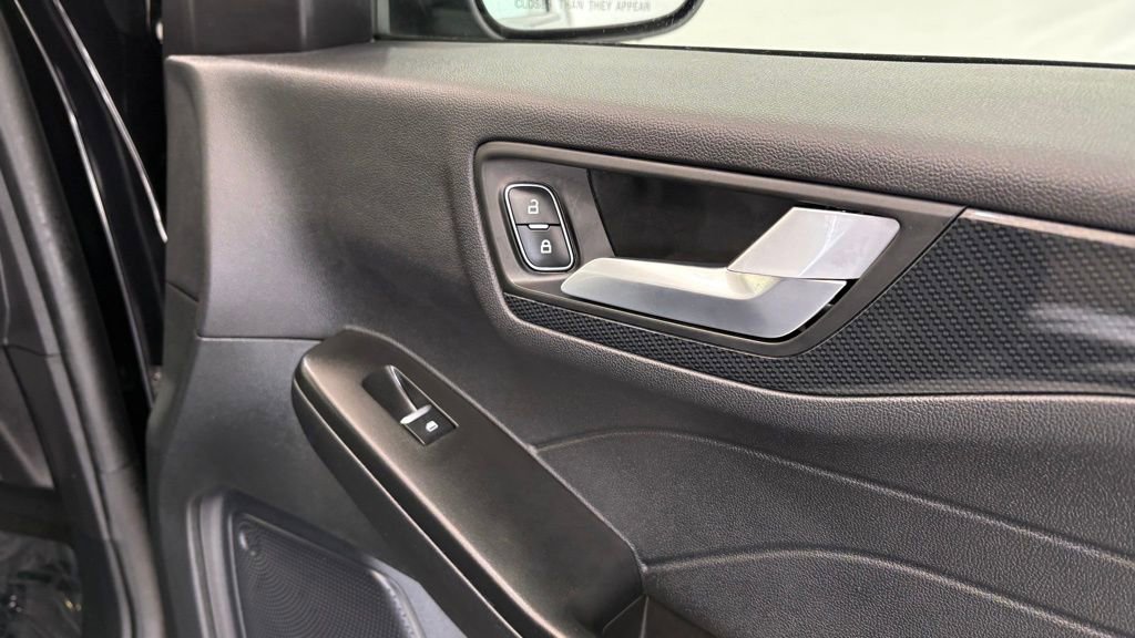 Used 2025 Ford Escape ST-Line Select image 25