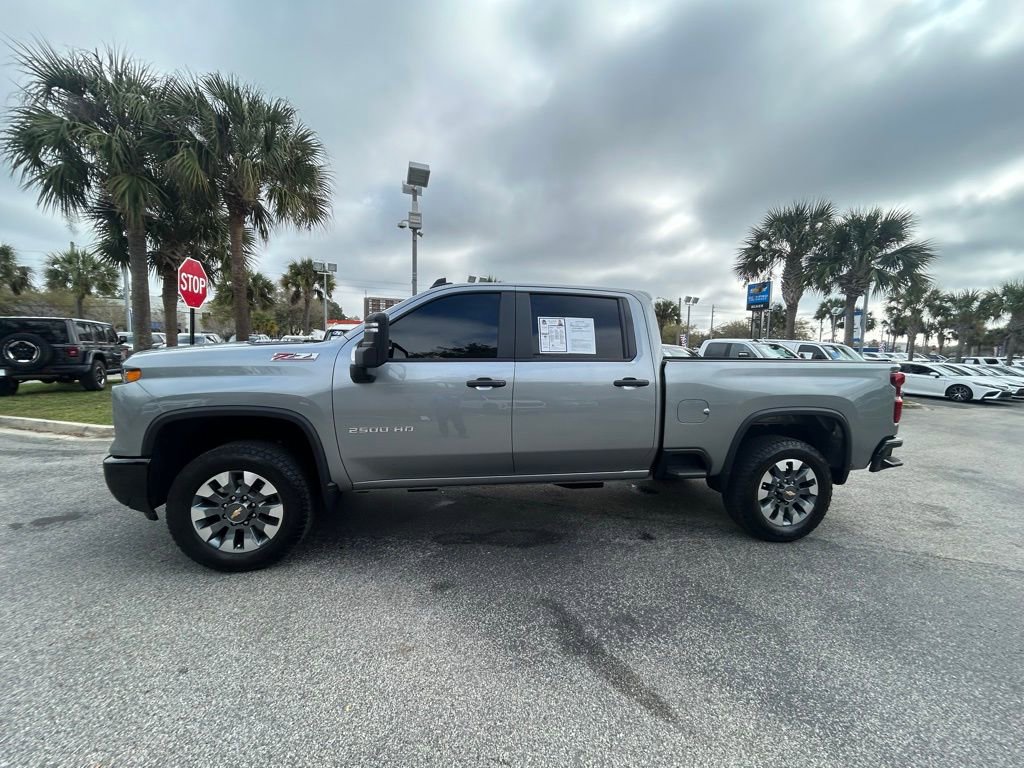 Used 2024 Chevrolet Silverado 2500 Custom w/ Custom Value Package image 4