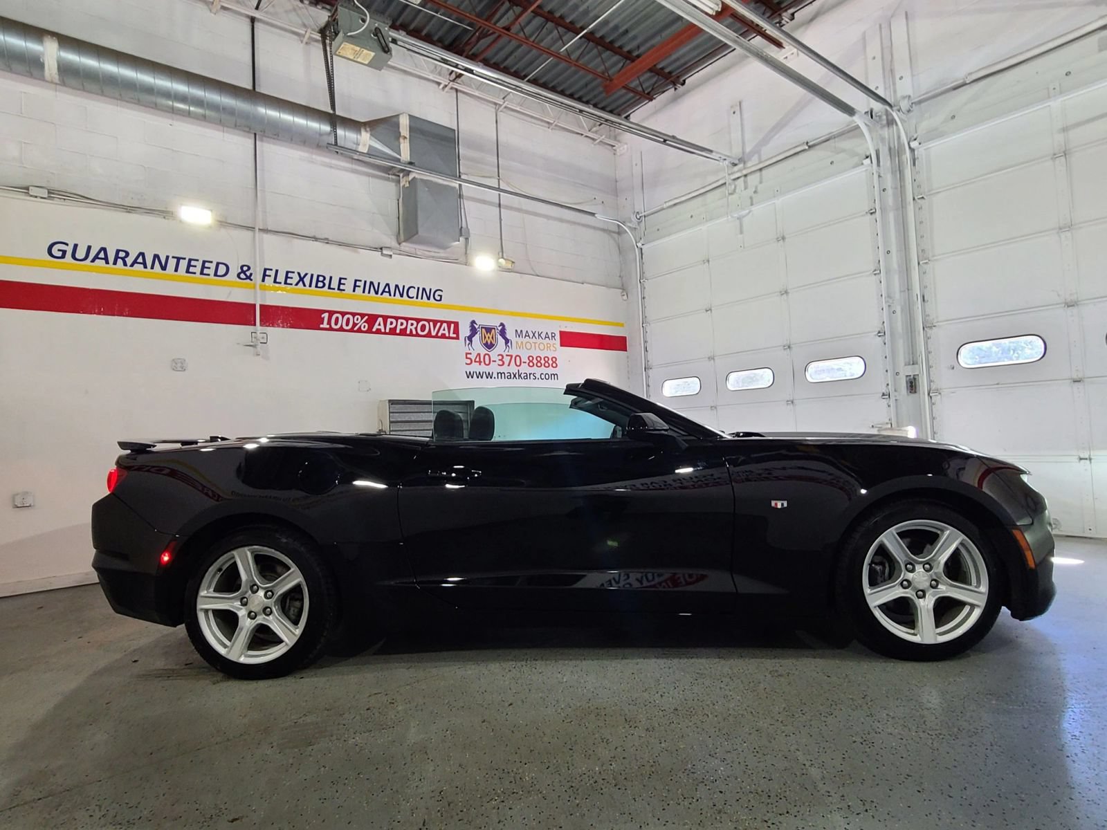 Used 2020 Chevrolet Camaro LT RWD image 15