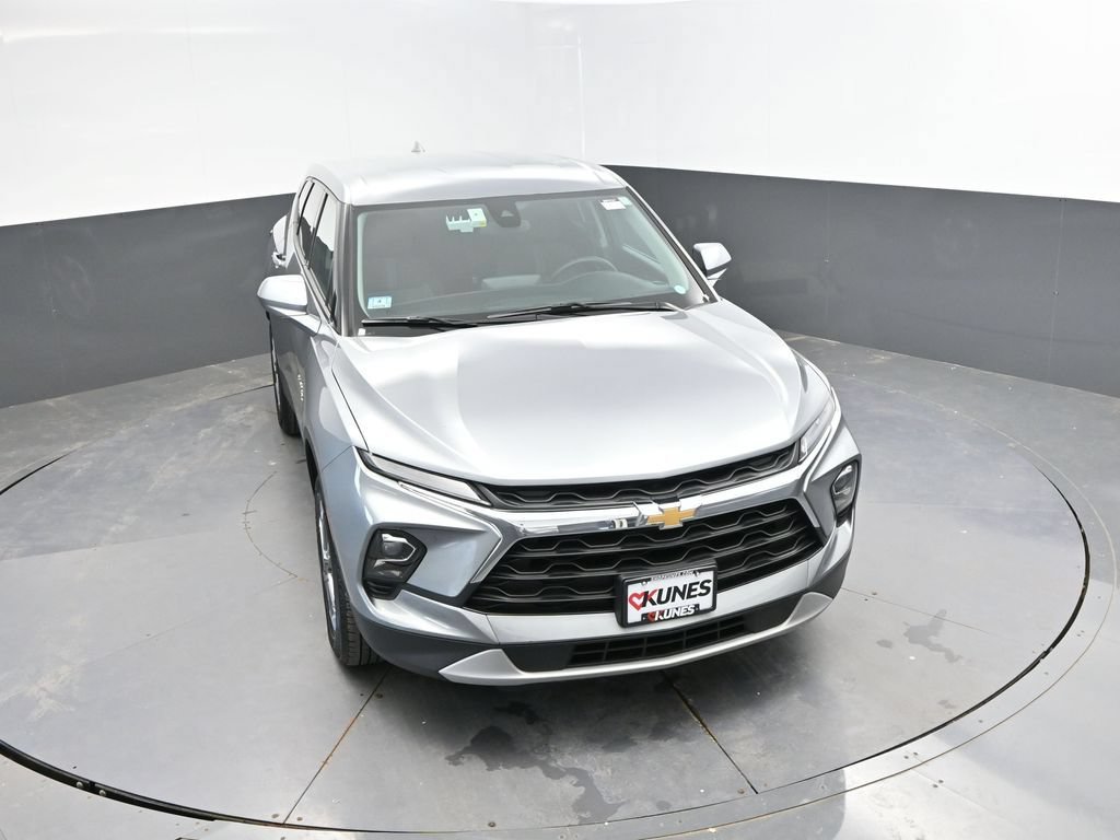 Used 2025 Chevrolet Blazer LT FWD image 22
